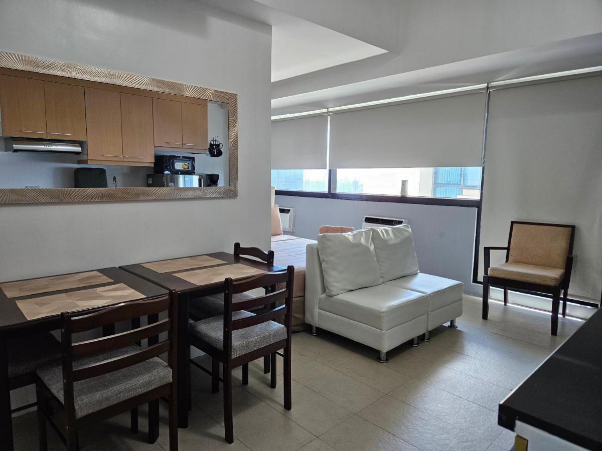 Spacious Studios Mandaluyong Exterior foto